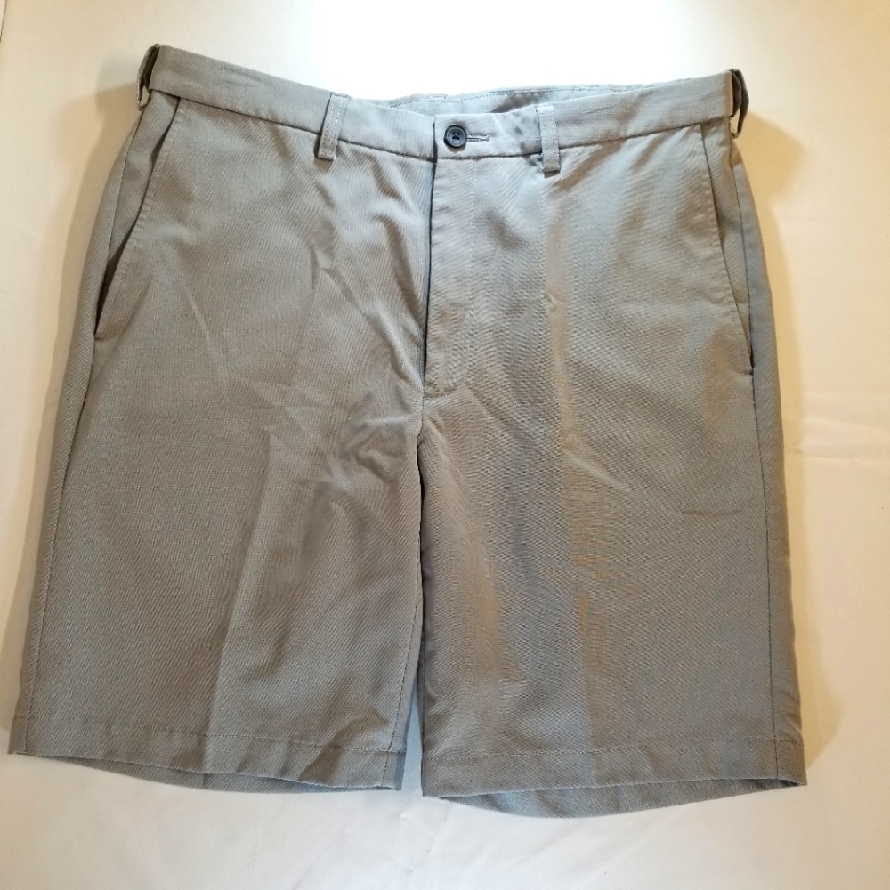Haggar Clothing Mens Dress Shorts Size 36 Expandable Waist Gray Flat Front